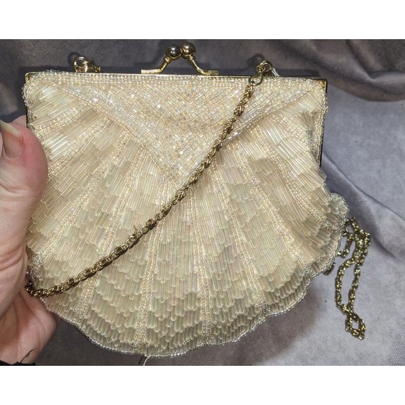 La Regale Vintage Glass Beaded Clam Evening Bag - Picture 9 of 10